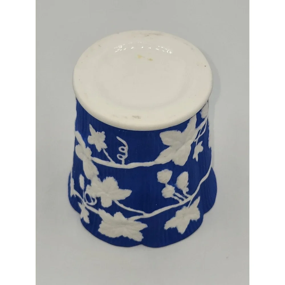 MMA Metropolitan Museum of Art Blue White Relief Ivy Vine Cachepot Planter